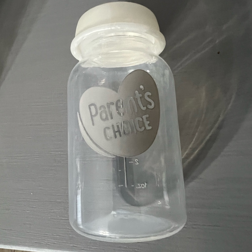 Parent’s Choice milk storage bottles- set of 8 5oz